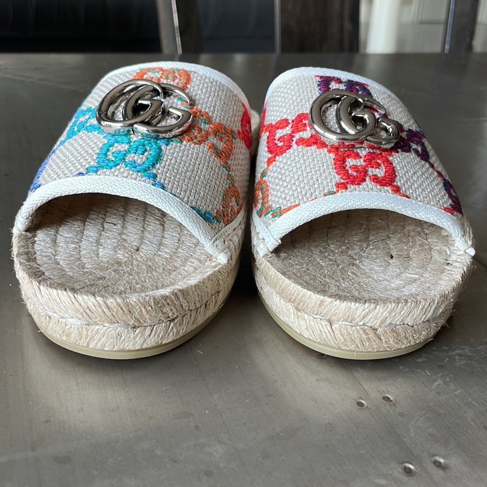 Gucci White Canvas Slide Sandals with Multicolor GG Motif - Picture 7 of 11